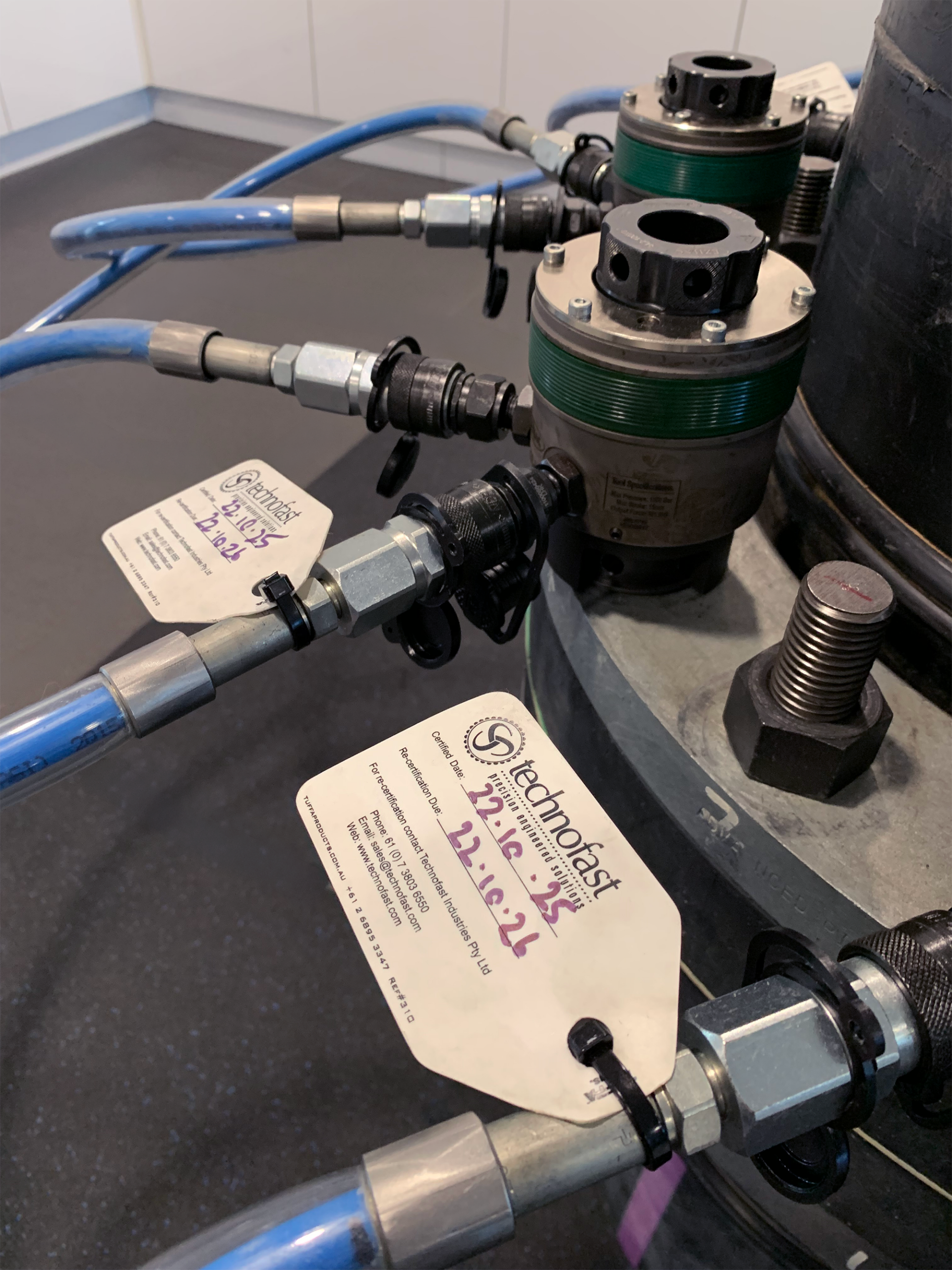 High Pressure Hydraulic Hoses and Fittings