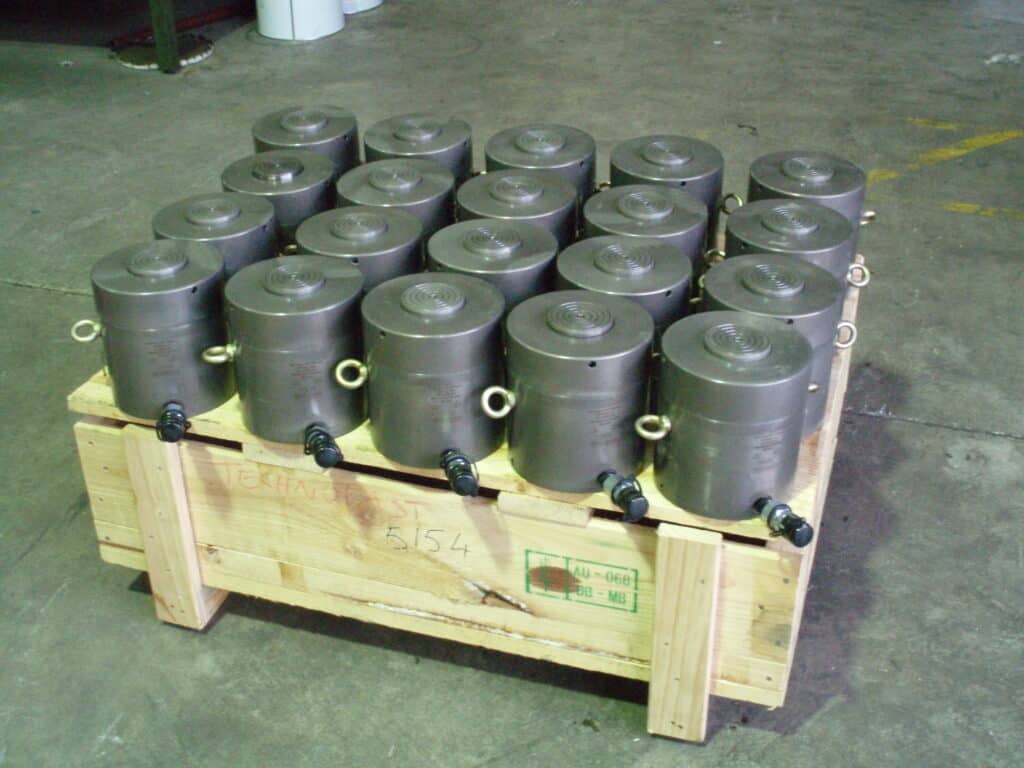 Hydraulic LiftaJac lifting jacks